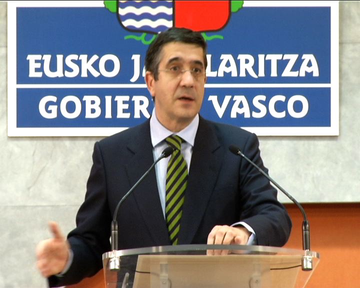 Video El Lehendakari acusa al PNV de "perjudicar a los vascos" al "torpedear" la negociación de la transferencia de las políticas activas de empleo con el Gobierno central