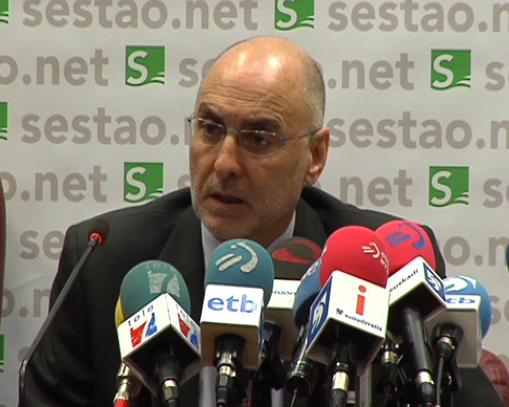 Video Ares anuncia que Interior adelantará la siguiente promoción de agentes de la Ertzaintza