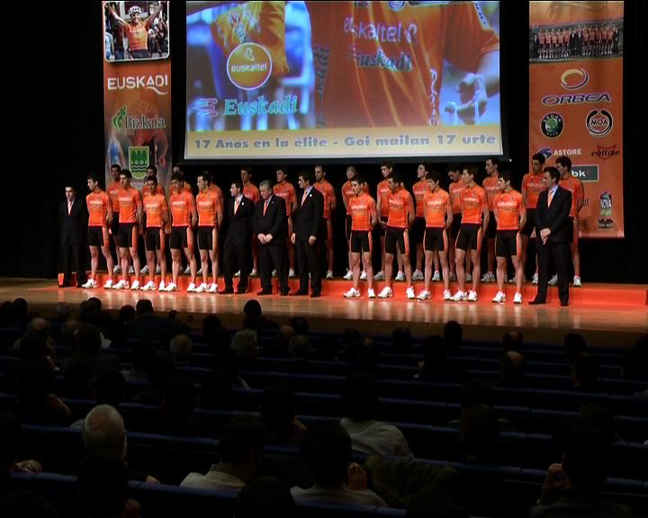 Video El Lehendakari considera que Euskaltel-Euskadi es un "hermoso medio" para transmitir la imagen "orgullosa" y "abierta al mundo" de Euskadi