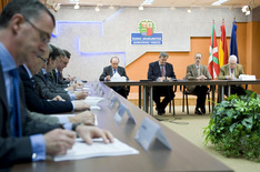 El Gobierno Vasco suscribe un acuerdo con 20 entidades financieras para facilitar créditos por 600 millones de euros a empresarios y autónomos