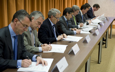 El Gobierno Vasco suscribe un acuerdo con 20 entidades financieras para facilitar créditos por 600 millones de euros a empresarios y autónomos