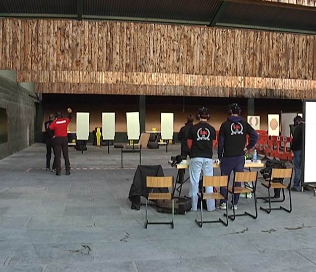 Video Policías catalanes visitan la Academia de Arkaute