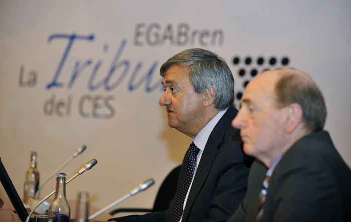 Tribuna3