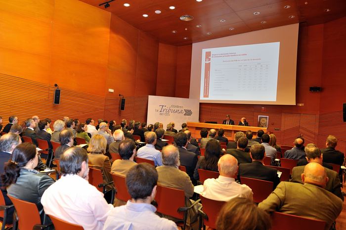 Tribuna4