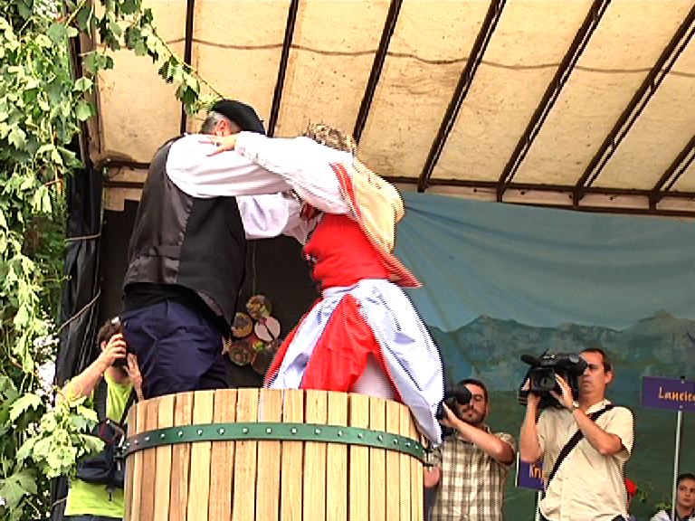 Video La Fiesta de la Vendimia regresa a Laguardia tras recorrer los 17 municipios de la Rioja Alavesa