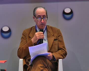 Video Preguntas: Vicenç Navarro López Catedrático de Ciencias Políticas y Sociales. Universidad Pompeu Fabra. Barcelona. España.  Profesor de Políticas Públicas. Universidad Johns Hopkins. Baltimore. EEUU. 