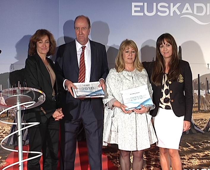 Video Eusko Jaurlaritzaren sariak eman zaizkie bi zinema-kazetariri Donostiako Zinemaldian