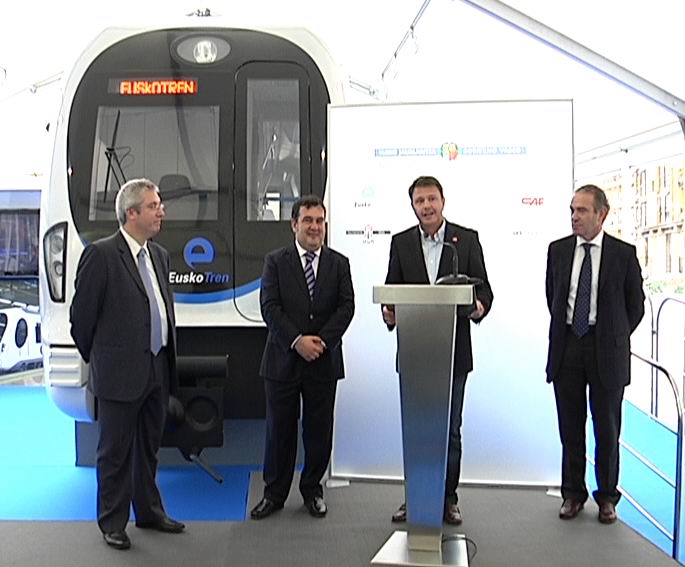 Video La exposición sobre las nuevas unidades de EuskoTren llega a Irún
