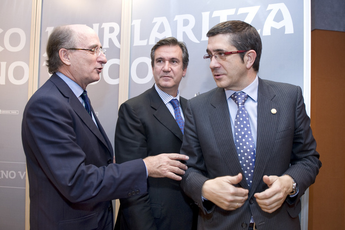 Firma06