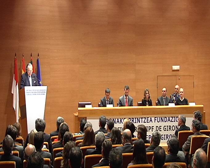 Video El Lehendakari insta a los jóvenes a “gestionar un futuro incierto y cambiante”