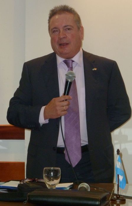 071110clausura4