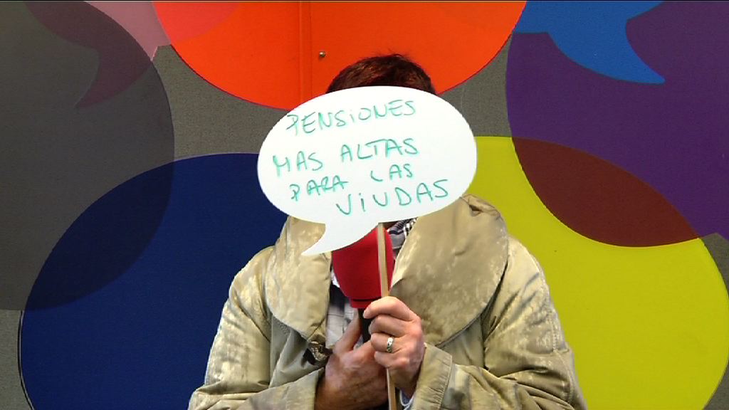 Vivir con una pensión de 235 € (Irekia Speaker´s Corner Donostia) [1:10]