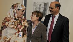 Reunión de la consejera de Empleo y Asuntos Sociales, Gemma Zabaleta, con la delegada del Frente Polisario en Euskadi para conocer de primera mano la situación en el Sahara Occidental
