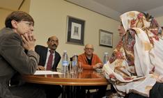 Reunión de la consejera de Empleo y Asuntos Sociales, Gemma Zabaleta, con la delegada del Frente Polisario en Euskadi para conocer de primera mano la situación en el Sahara Occidental