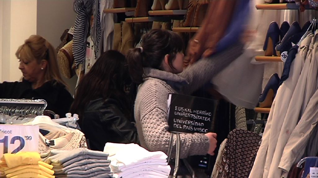 Video Los consumidores puntúan a los comerciantes vascos con una nota de 7,2
