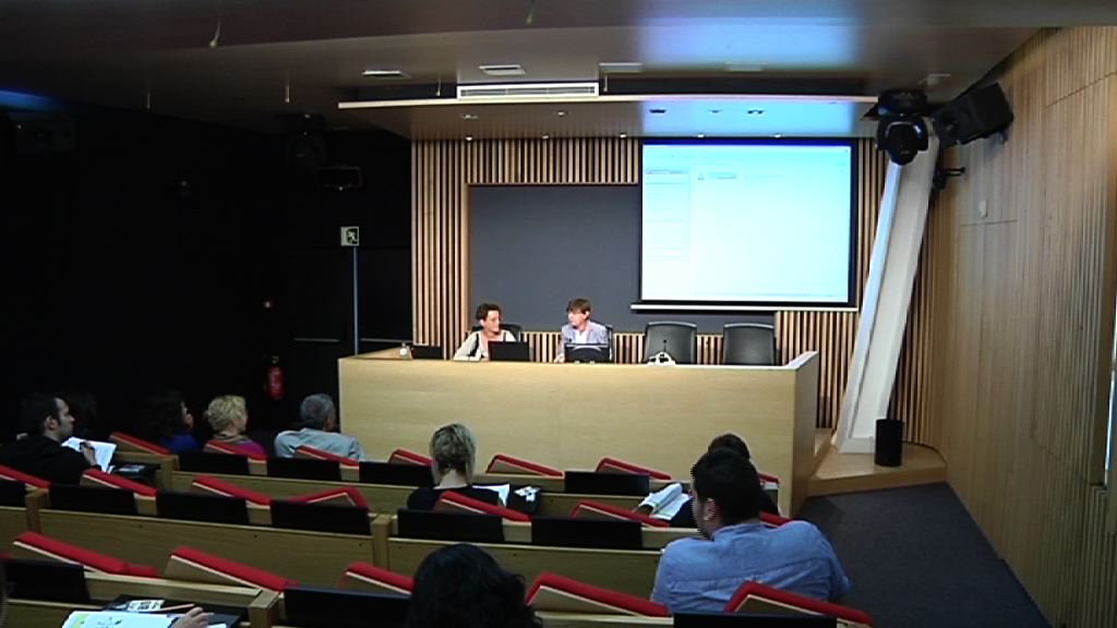 El Departamento de Empleo y Asuntos Sociales pone en marcha un plan para el cuidado de bebés en domicilios particulares [34:58]