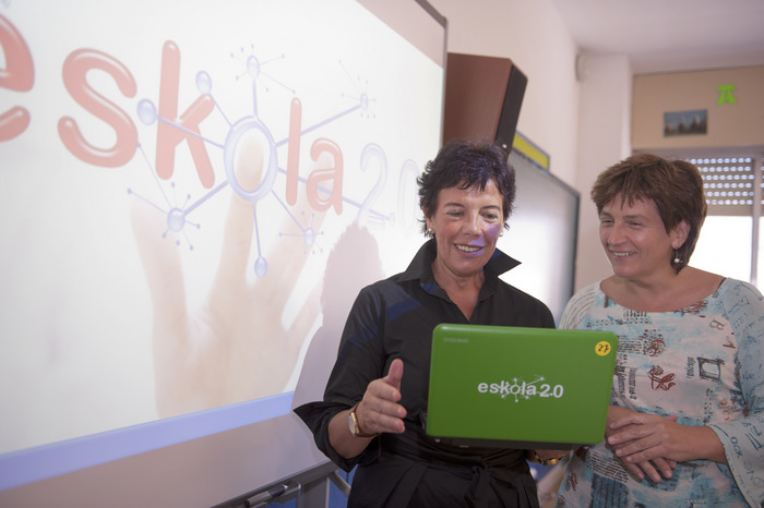 2011_09_02_educacion_nuevo_curso_san_martin_portatil