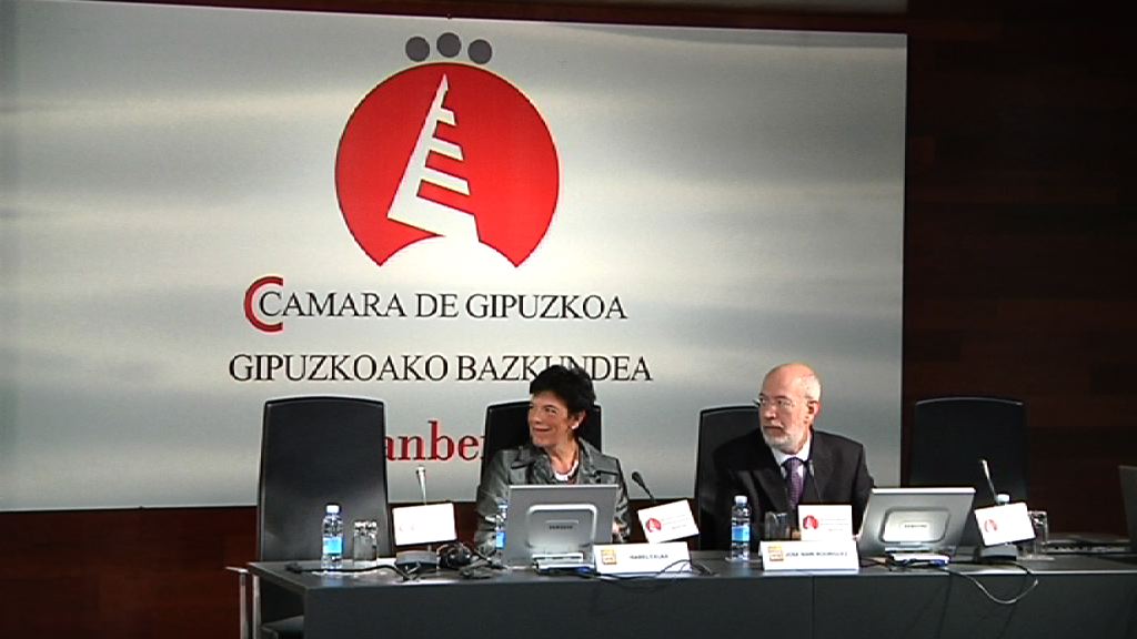 Video Celaá: "Hezkuntzak XXI. mendeko tresnei ahalik eta etekin handiena ateratzea behar du"