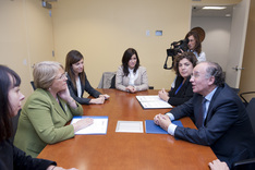 ONU Mujeres y el Gobierno Vasco firman un acuerdo de colaboración para promover la igualdad de género en América Latina