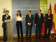 La Delegación del Gobierno Vasco en Madrid recibe a Ministros y altos cargos vascos que han formado parte del Gobierno saliente