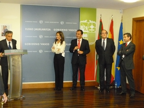 La Delegación del Gobierno Vasco en Madrid recibe a Ministros y altos cargos vascos que han formado parte del Gobierno saliente