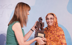 Aminetu Haidar recibe el Premio René Cassin de Derechos Humanos 2011