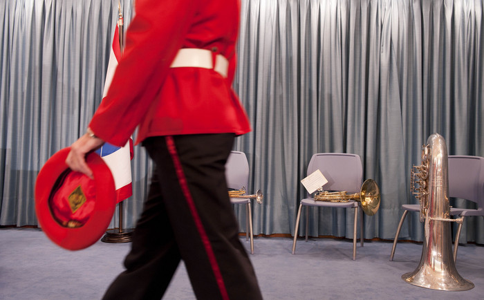 2011_12_02_interior_ares_agentes3