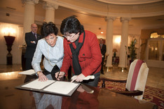 La educación vasca firma el "Compromiso por la Educación para la Convivencia"
