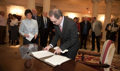 La educación vasca firma el "Compromiso por la Educación para la Convivencia"