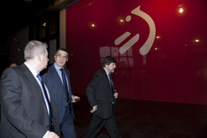 El Lehendakari se pregunta si Montoro "pretende llevar a medio PP a la cárcel"