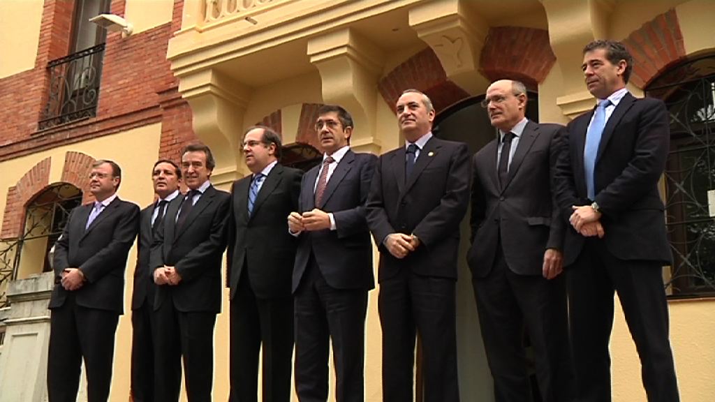 Lehendakariak lankidetza protokoloa izenpetu du Gaztela eta Leongo presidentearekin [0:33]