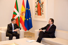 El Lehendakari plantea a Rajoy un acercamiento "paulatino" de presos y la aplicación del tercer grado a los "enfermos irreversibles"