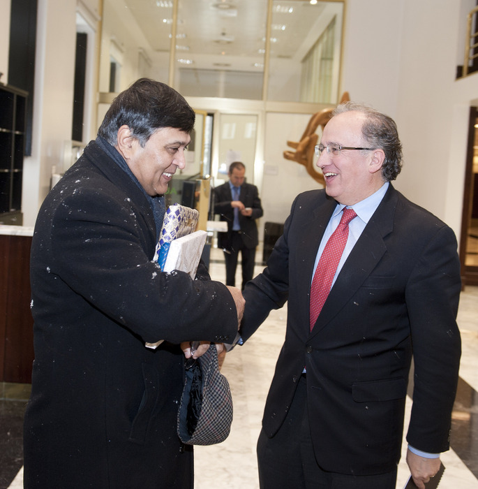 2012_02_02_lhk_embajador_indio2