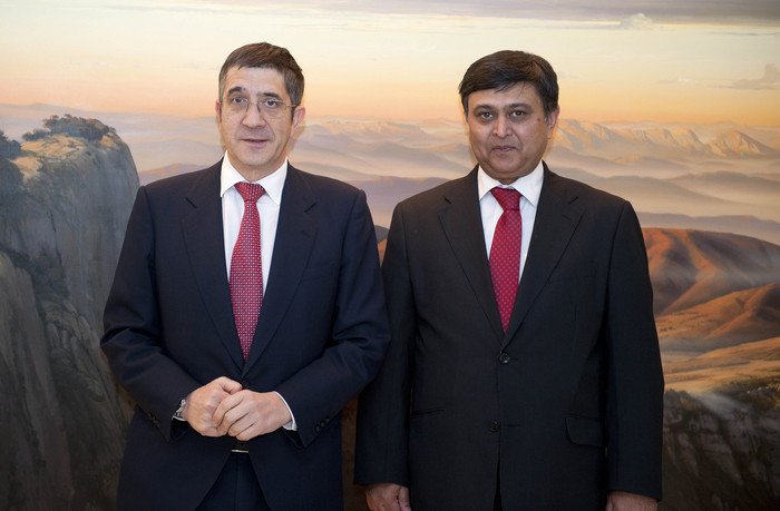 2012_02_02_lhk_embajador_indio5