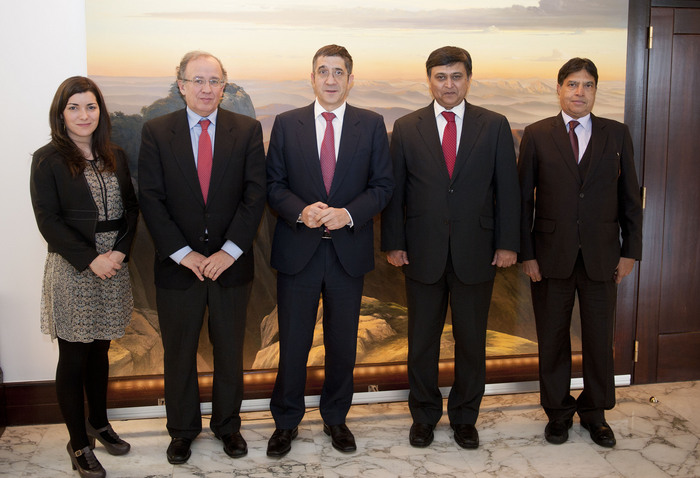 2012_02_02_lhk_embajador_indio6