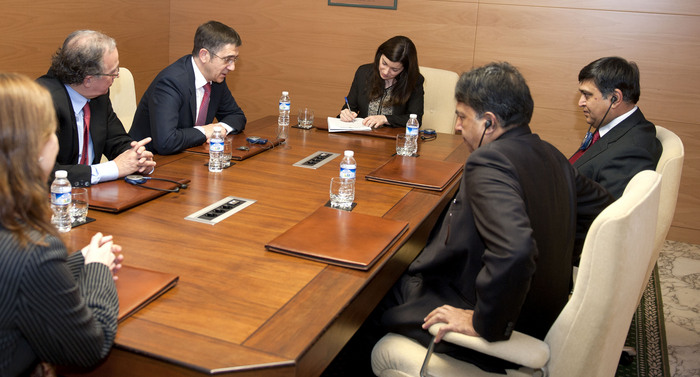 2012_02_02_lhk_embajador_indio8