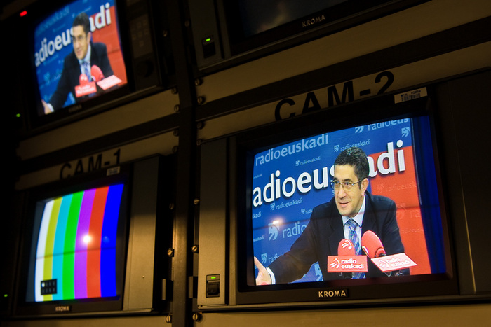 2012_02_06_lehen_radio_eus_042