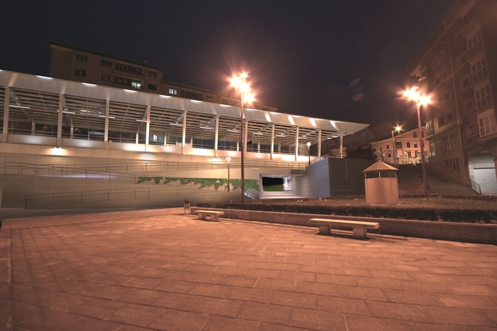 Fm_noche_plaza01