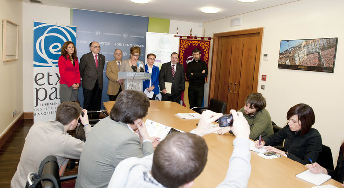 2012_02_29_presentacion_etxepare_madrid_05