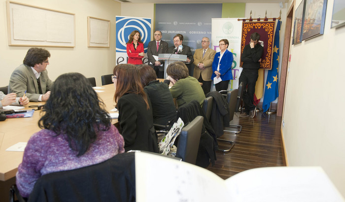 2012_02_29_presentacion_etxepare_madrid_06
