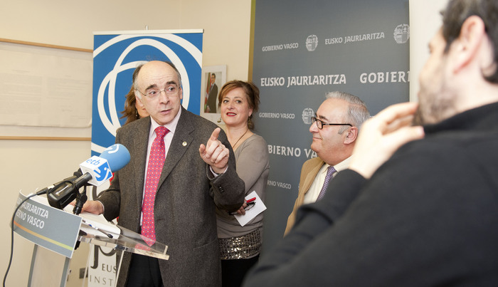 2012_02_29_presentacion_etxepare_madrid_07
