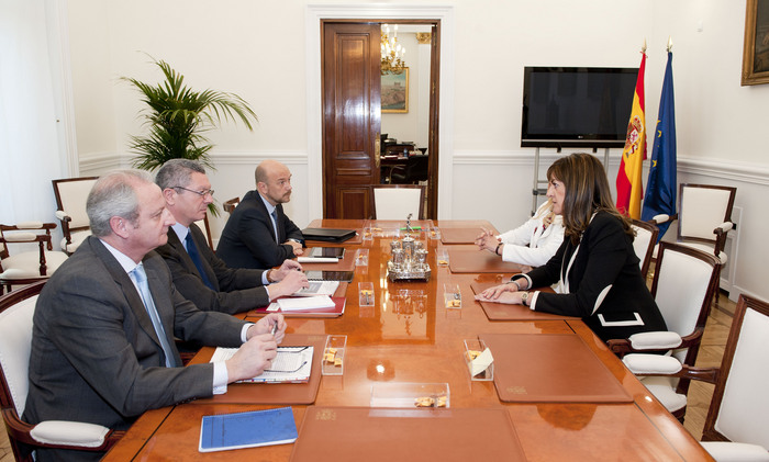 2012_03_01_mendia_ministro_gallardon_02
