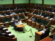 Cronica_parlamento_02