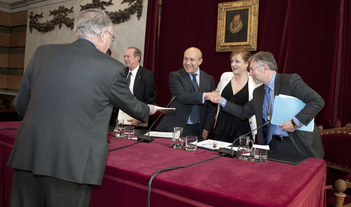 2012_03_14_rae_homenaje_euskera_02