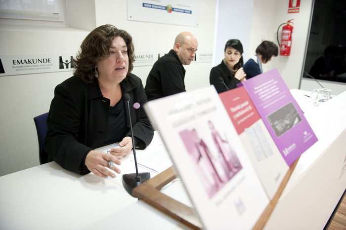 2012_03_19_emakunde_presentacion_publicaciones_02