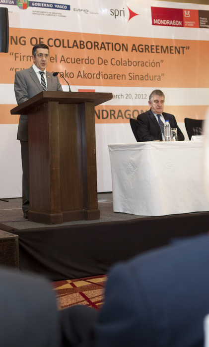 2012_03_19_firma_mondragon_spri10