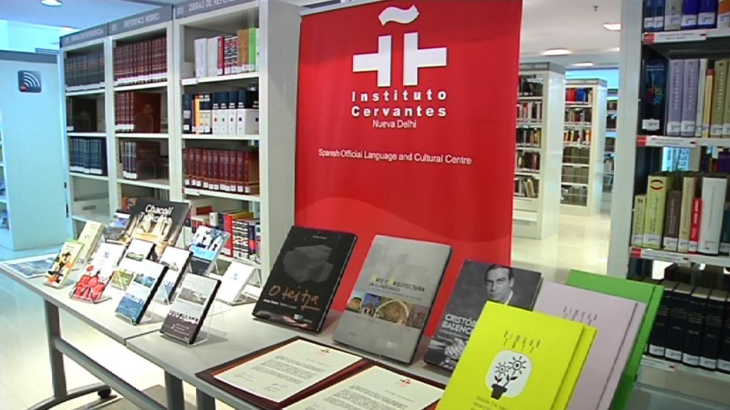 Video El Gobierno Vasco dona al Instituto Cervantes material audiovisual y libros sobre la cultura vasca