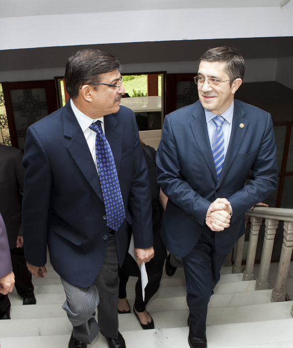 2012_03_21_tribuna_india_espana5