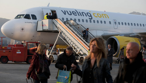 Despega el vuelo inaugural de Vueling que cubre la ruta Hondarribia-Barcelona
