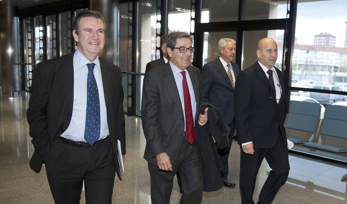 2012_04_16_unda_becas_extranjero_cajas